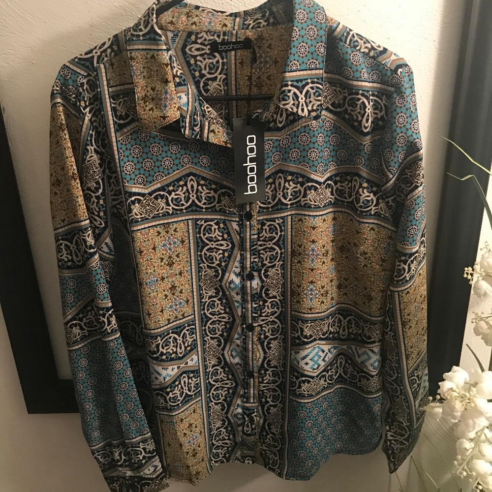 🚨⬇️BooHoo Rae Multicolor Button down Blouse - Picture 3 of 7
